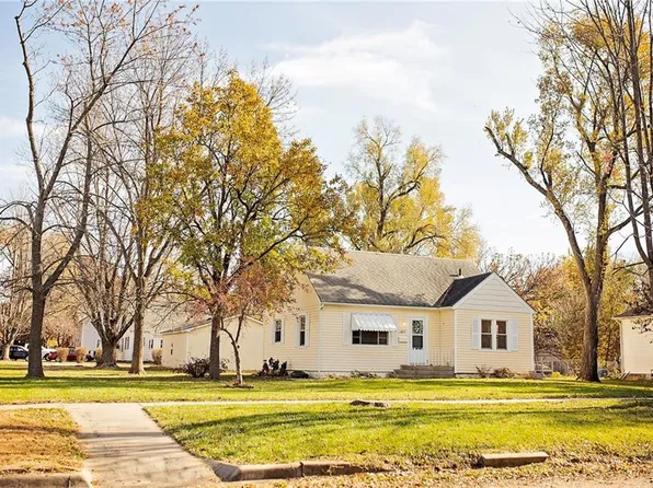 603 S Sycamore St, Ottawa, KS 66067