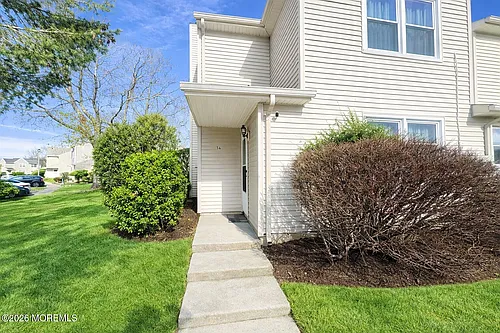 16 Pin Oak Ln Photo 1