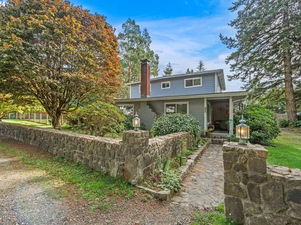 63103 Crown Point Rd, Coos Bay, OR 97420