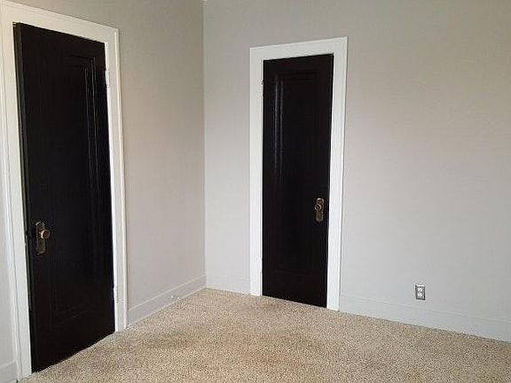 3rd image of 851 Oakwood Blvd APT 26