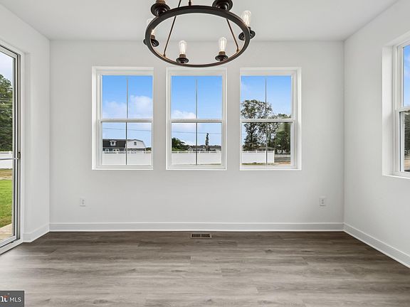 7th image of this home