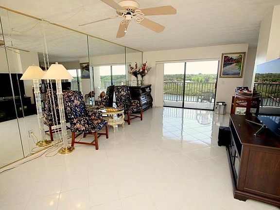 2nd image of 19451 Gulf Blvd #Penthouse 3
