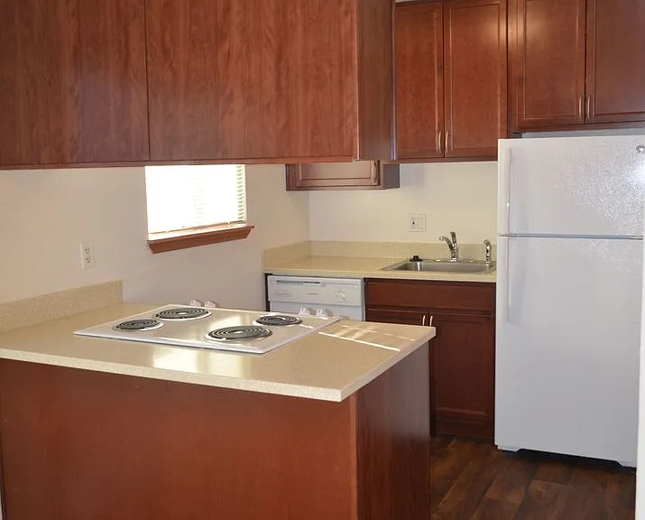 Jefferson Square Apartments — Photo 12