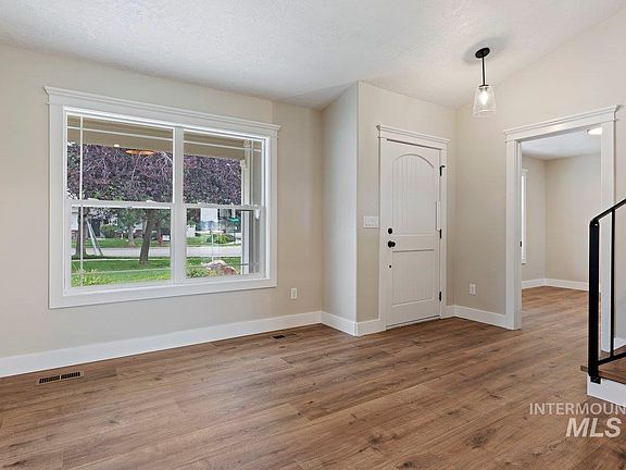 4th image of 3597 S Capulet Way