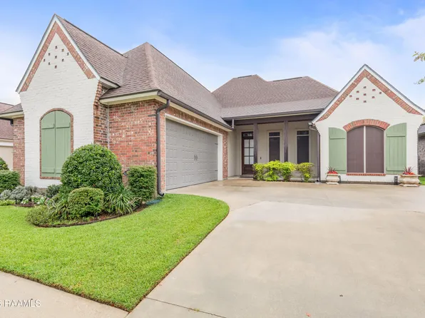 414 Little Pond Ln, Breaux Bridge, LA 70517