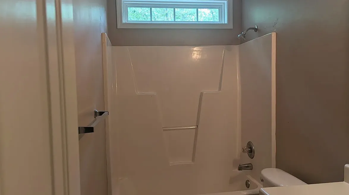 3 bed, 1288 sqft, $1,950 — Photo 1
