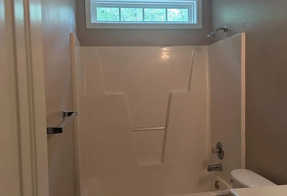 172 Nashua Dr