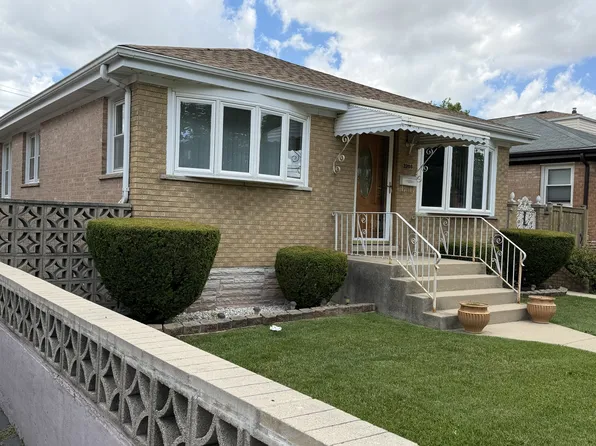 3208 N Hawthorne St E, Franklin Park, IL 60131