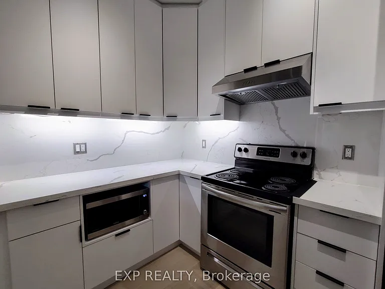 601 Adelaide St W — Photo 7
