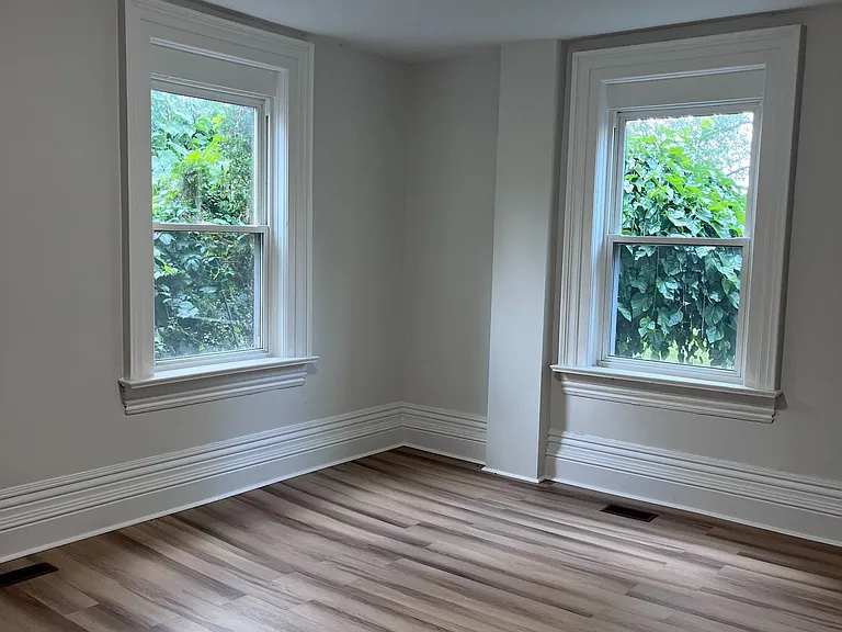 22156 Leslie St — Photo 19