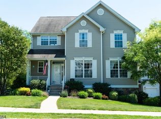 81 Winding Hill Dr, Hackettstown, NJ 07840