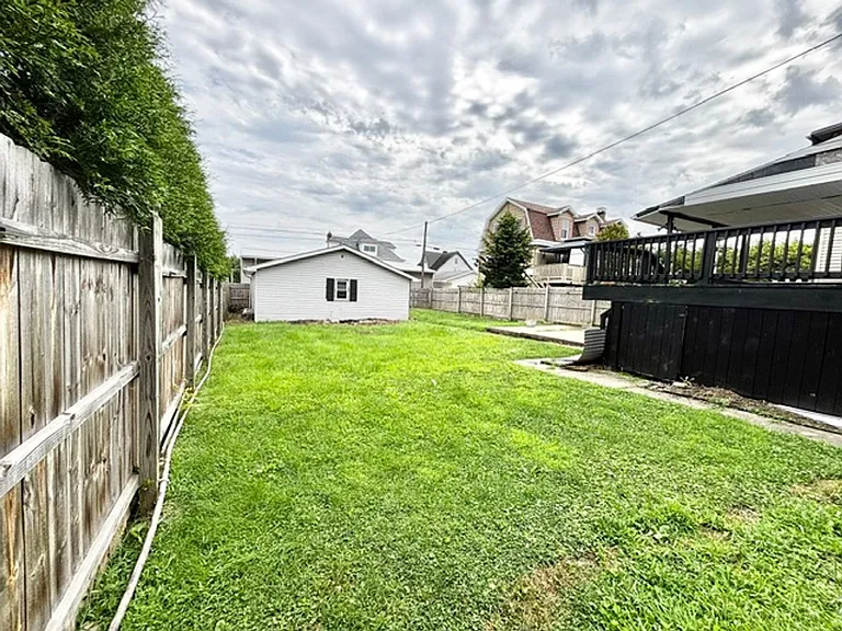611 Green St — Photo 20