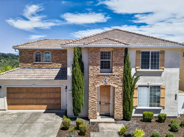 5556 Diamond Ridge Dr, Redding, CA 96003