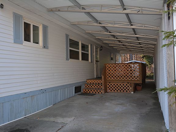 3rd image of 525 Riverleigh Ave