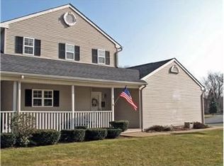 3 Dibble Hollow Ln, Windsor Locks, CT 06096