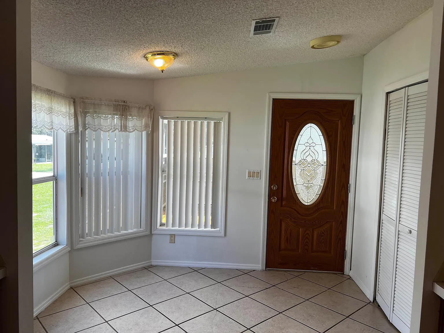 3 bed, 1492 sqft, $1,600 — Photo 4