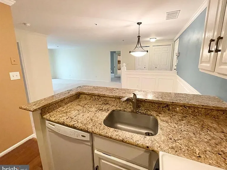 244 S Reynolds St #407 — Photo 8