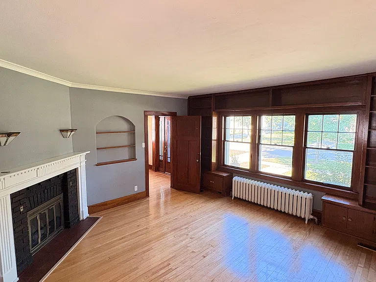738 S Jackson St — Photo 4