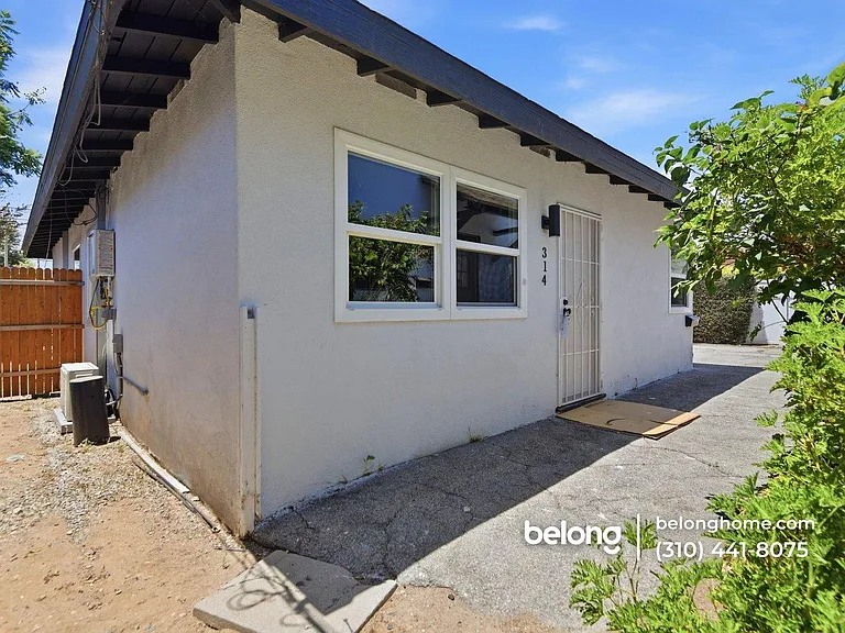 314 S Santa Anita Ave — Photo 2