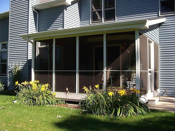 5th image of 1011 Golden Ave