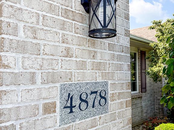 2nd image of 4878 Applewood Ln
