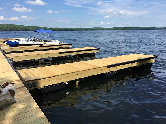 Dock that comes with Lot