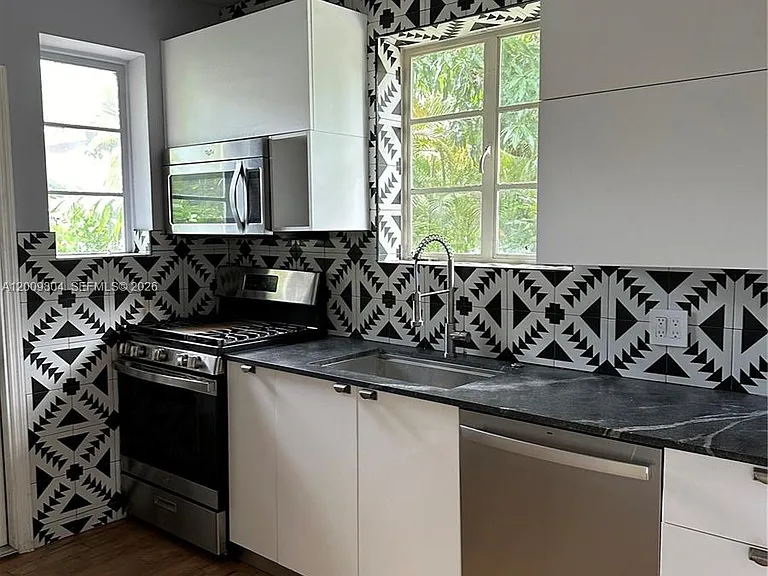 1431 Algeria Ave — Photo 22
