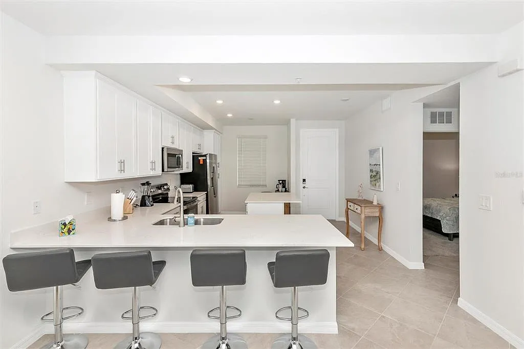 2 bed, 2.0 bath, 1120 sqft, $2,500 — Photo 3