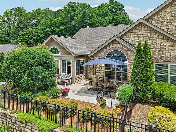 3rd image of 174 Summerfield Pl