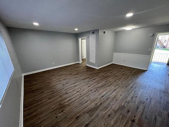 5th image of 640 Glendale Pl SE #D2