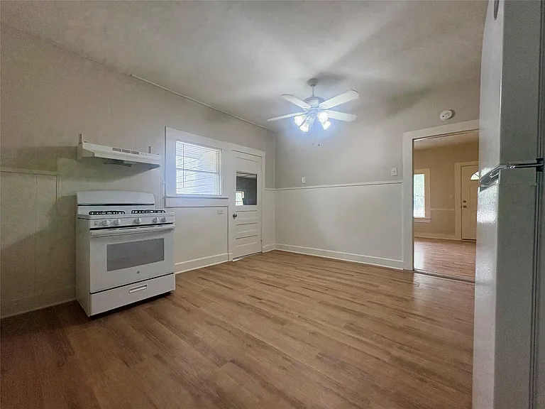 815 Lizzie St — Photo 7