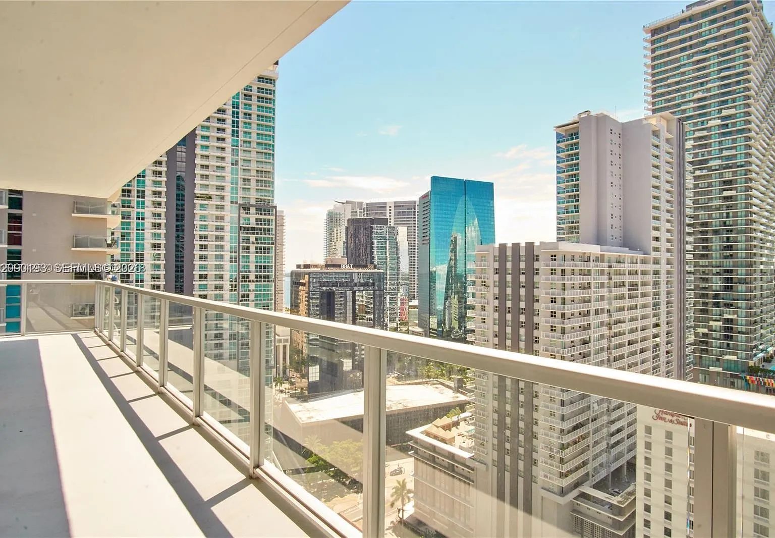 Axis On Brickell Ii C — Photo 1