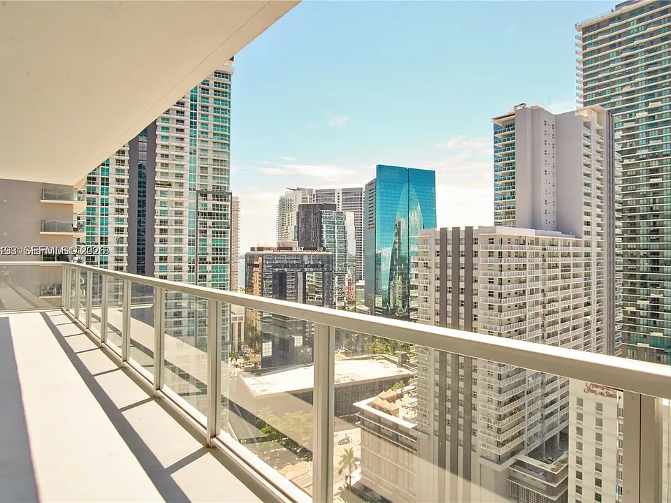 1111 SW 1st Ave #2619