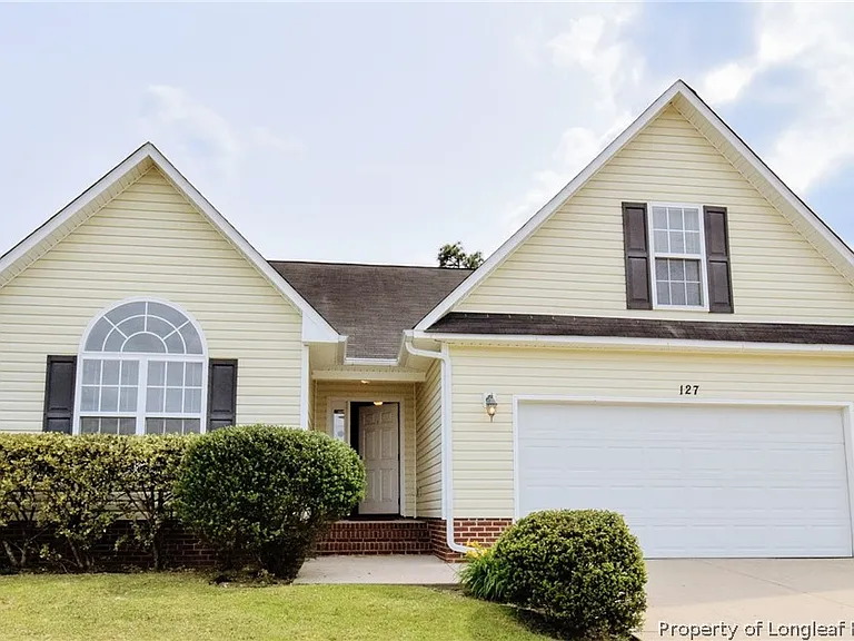 127 Blue Water Dr — Photo 1