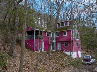 65 E Shore Trl, Branchville, NJ 07826