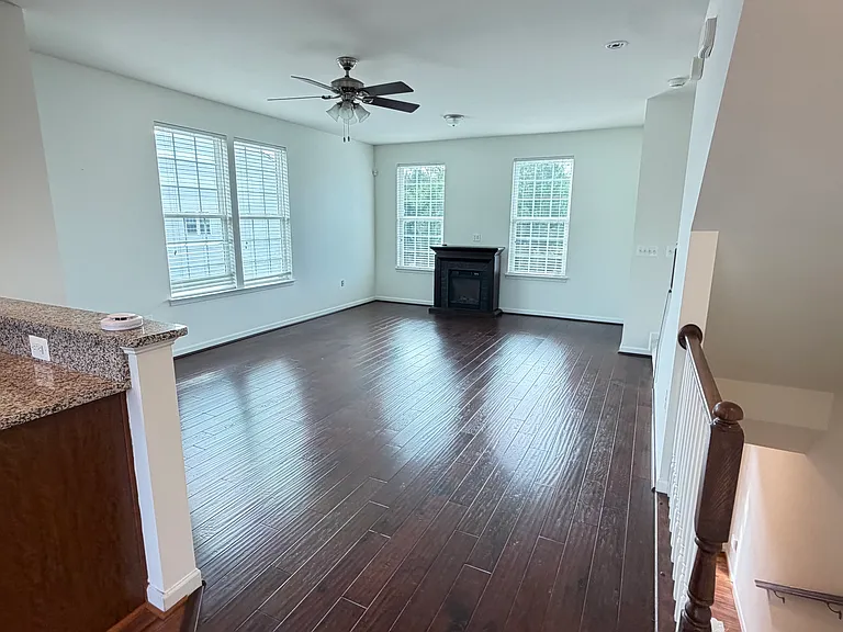8267 Heritage Crossing Ct — Photo 6