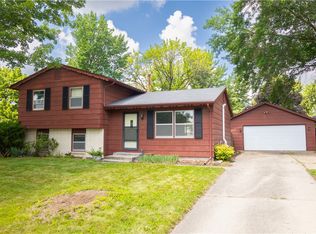 4812 Walnut Dr, Pleasant Hill, IA 50327