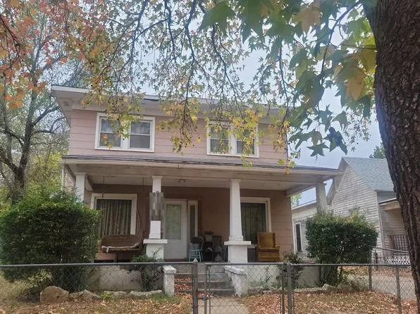 613 S D St, Arkansas City, KS 67005