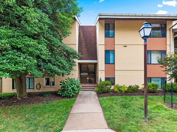 8 Cross Keys Rd, Baltimore, MD