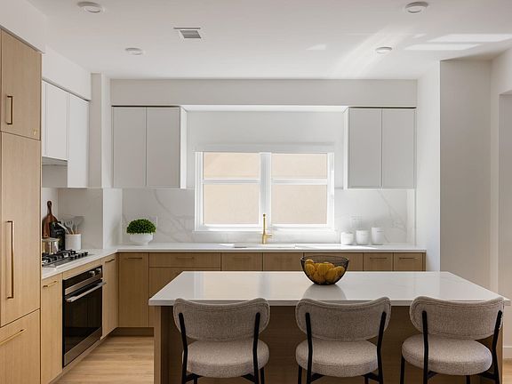 3rd image of 604 Rochester Ave