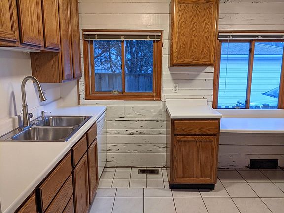 Kitchen with dishwasher