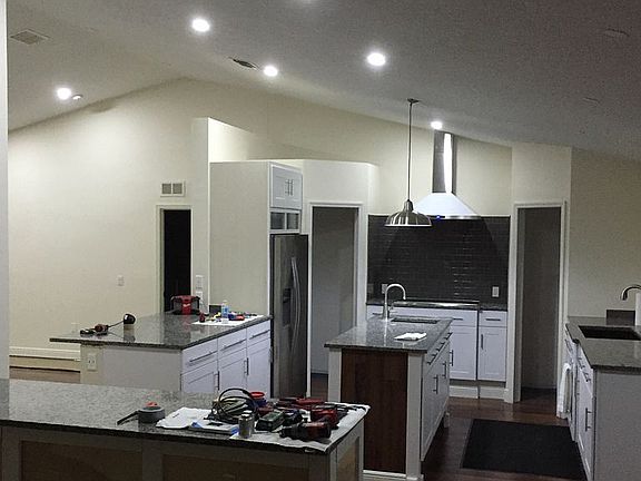3rd image of 742 Camel Ct