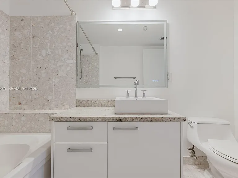 185 SW 7th St #2007 — Photo 20