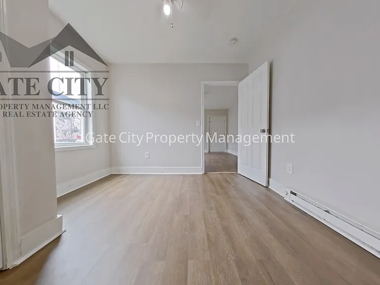 341 Ennis St #B — Photo 6