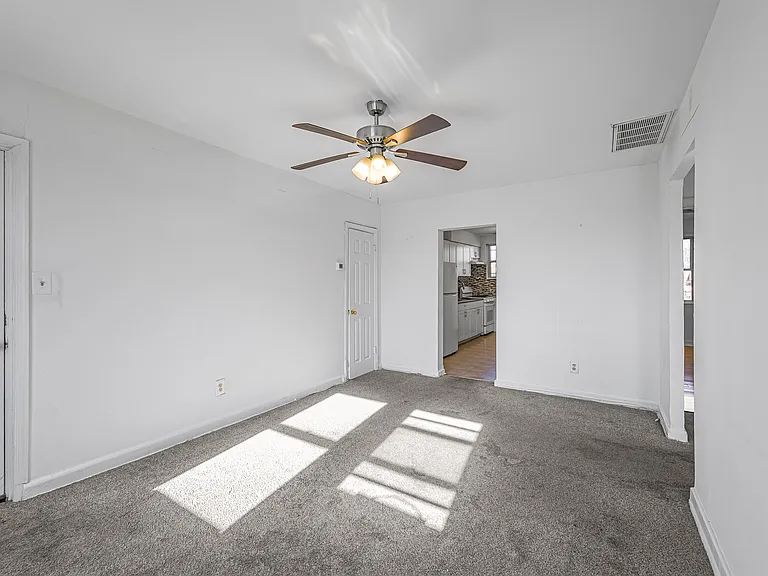 216 Orange St SE #4 — Photo 5