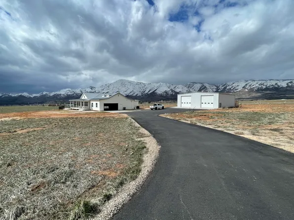 363 N 900 E, New Harmony, UT 84757