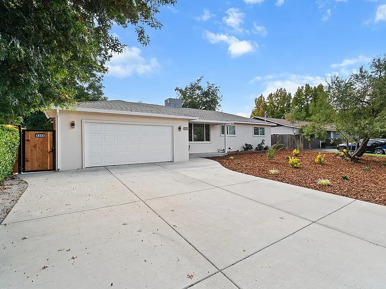 8366 Madison Ave — Photo 29