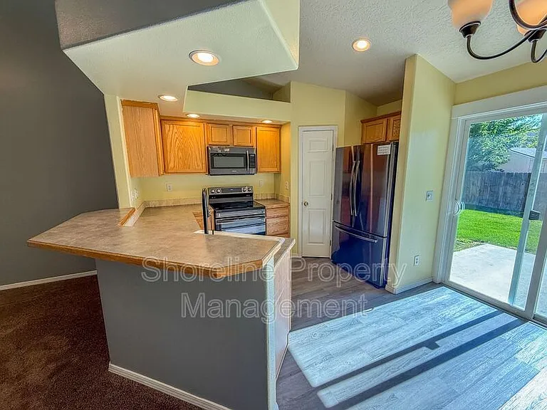 3420 N Oakstone Ave — Photo 12
