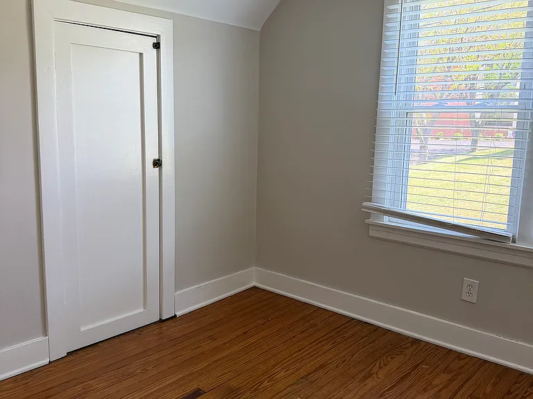 1684 Christian St — Photo 25