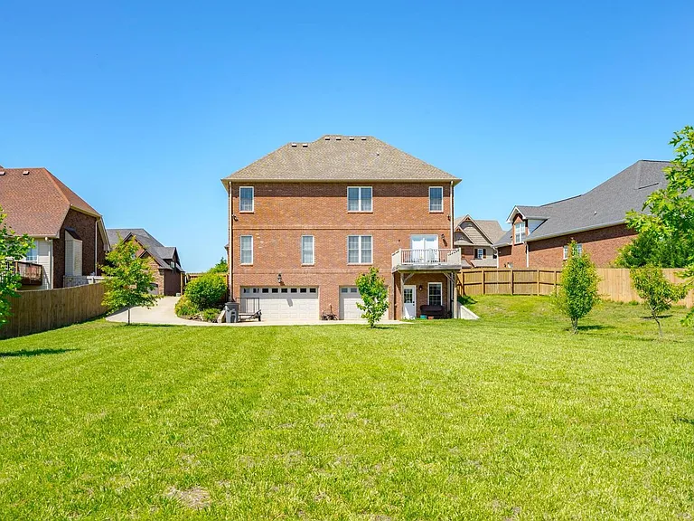 1533 Edgewater Ln — Photo 48
